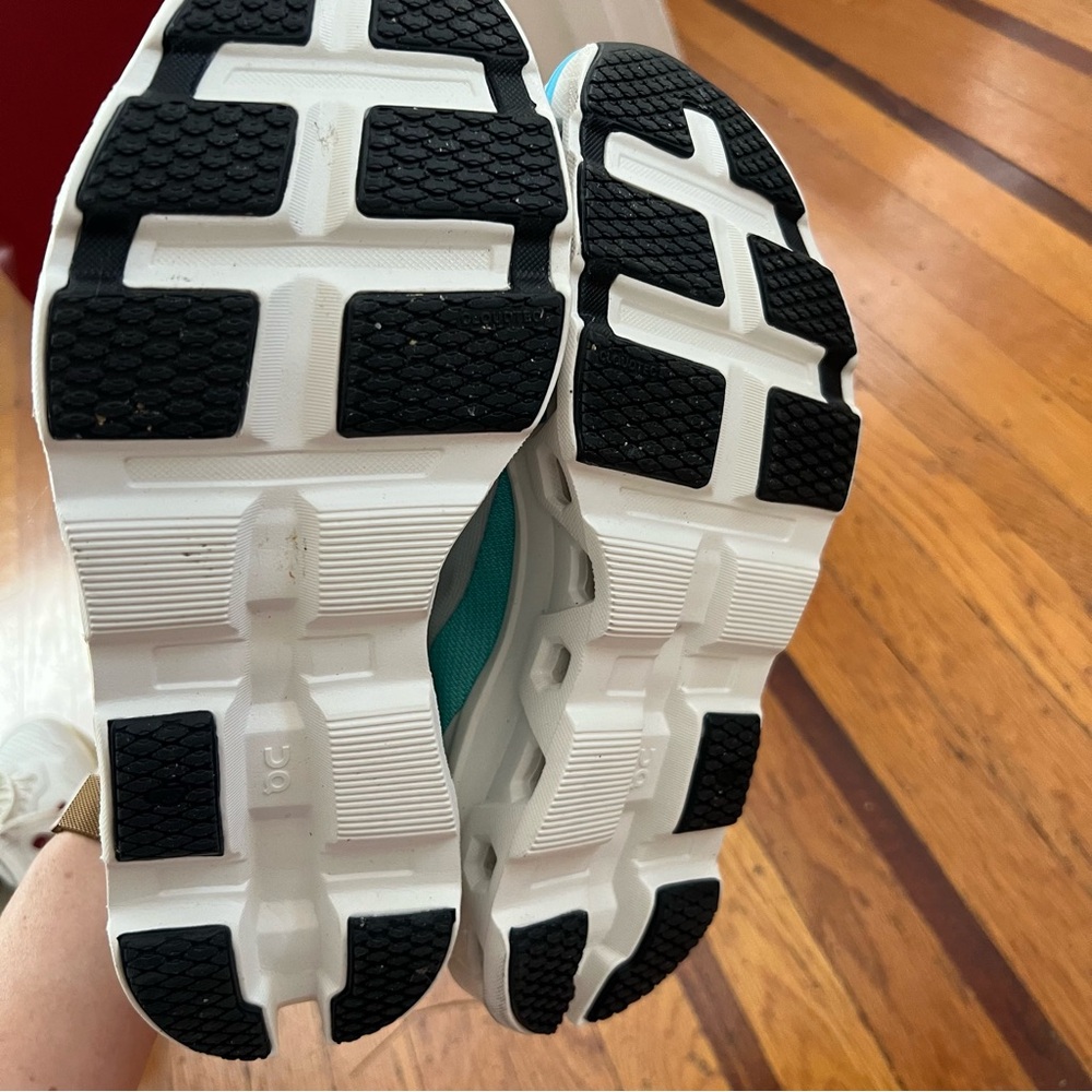ON Running Cloudmonster 2 women’s shoes 9.5 white cream blue EUC worn once - Picture 5 of 8